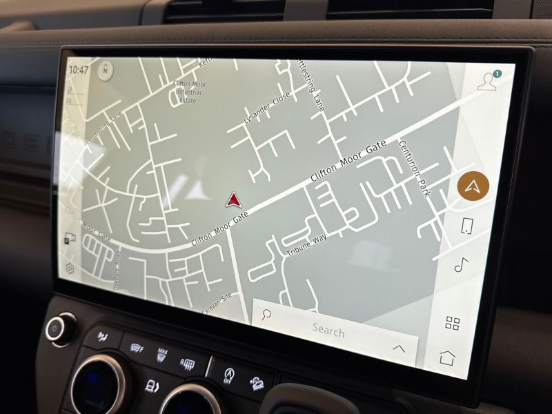  LAND ROVER DEFENDER 3.0 D250 X-Dynamic SE 110 5dr Auto 5246083