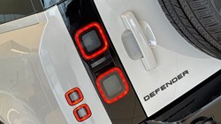 LAND ROVER DEFENDER 3.0 D250 X-Dynamic SE 110 5dr Auto 5246091