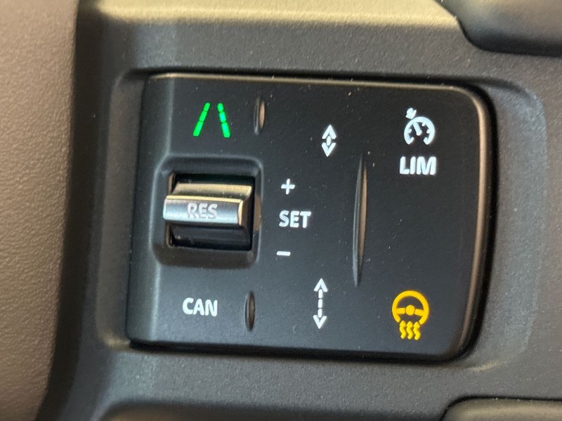  LAND ROVER DEFENDER 3.0 D250 X-Dynamic SE 110 5dr Auto 5246099