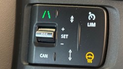 LAND ROVER DEFENDER 3.0 D250 X-Dynamic SE 110 5dr Auto 5246099