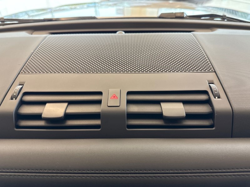  LAND ROVER DEFENDER 3.0 D250 X-Dynamic SE 110 5dr Auto 5246102