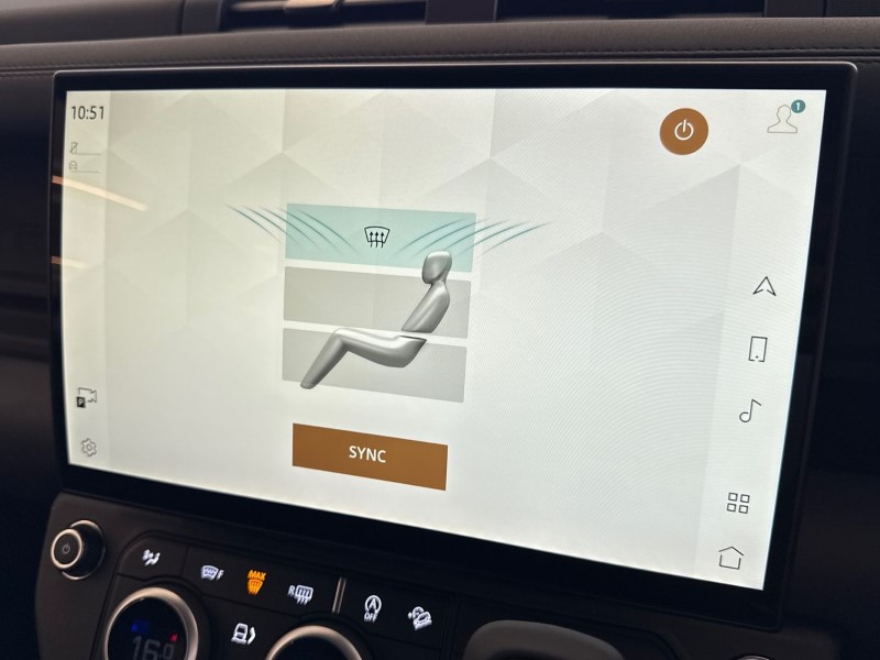  LAND ROVER DEFENDER 3.0 D250 X-Dynamic SE 110 5dr Auto 5246101