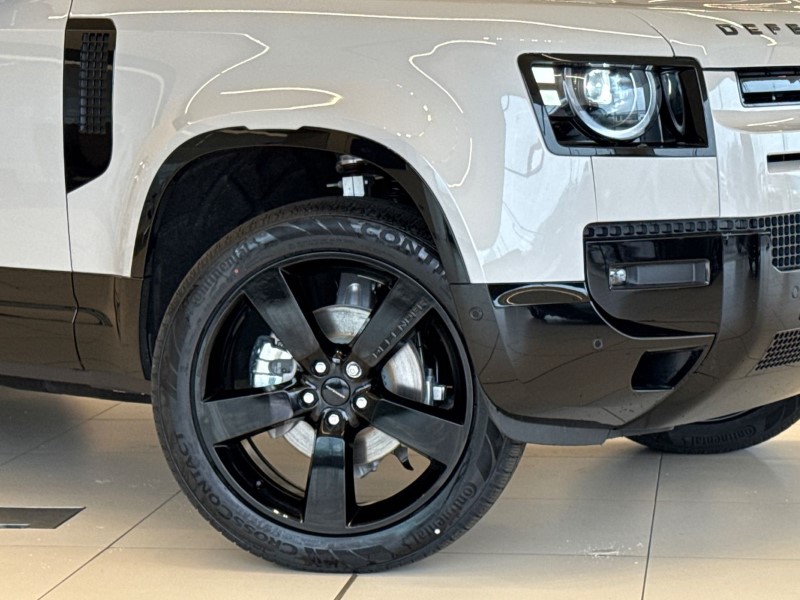  LAND ROVER DEFENDER 3.0 D250 X-Dynamic SE 110 5dr Auto 5246105