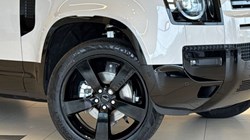 LAND ROVER DEFENDER 3.0 D250 X-Dynamic SE 110 5dr Auto 5246105