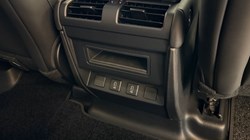 LAND ROVER DEFENDER 3.0 D250 X-Dynamic SE 110 5dr Auto 5246090