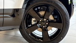 LAND ROVER DEFENDER 3.0 D250 X-Dynamic SE 110 5dr Auto 5246112