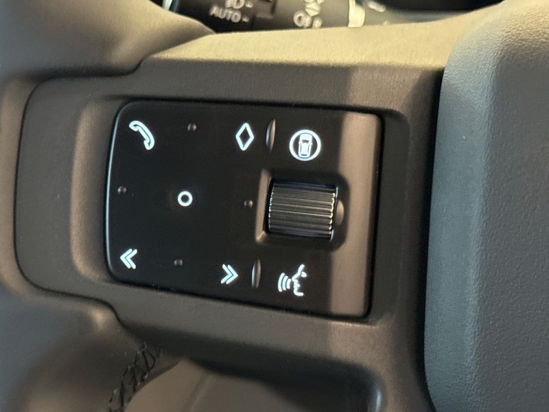  LAND ROVER DEFENDER 3.0 D250 X-Dynamic SE 110 5dr Auto 5246098