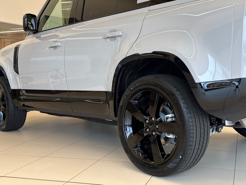  LAND ROVER DEFENDER 3.0 D250 X-Dynamic SE 110 5dr Auto 5246111