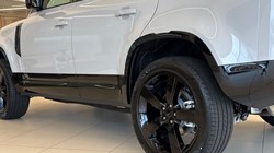 LAND ROVER DEFENDER 3.0 D250 X-Dynamic SE 110 5dr Auto 5246111