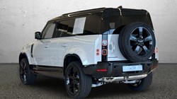 LAND ROVER DEFENDER 3.0 D250 X-Dynamic SE 110 5dr Auto 5246074