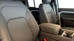 LAND ROVER DEFENDER 3.0 D250 X-Dynamic SE 110 5dr Auto 5246097