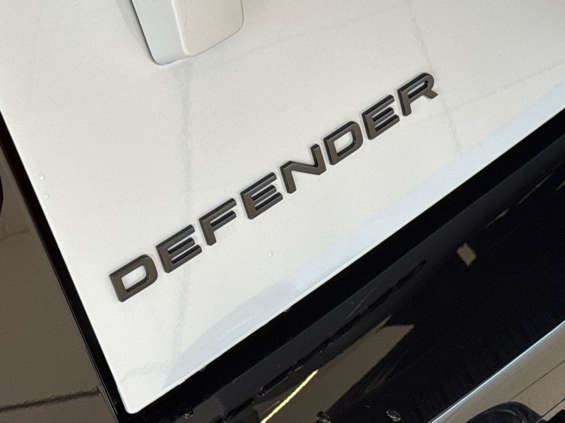  LAND ROVER DEFENDER 3.0 D250 X-Dynamic SE 110 5dr Auto 5246109