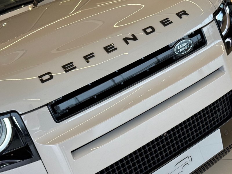  LAND ROVER DEFENDER 3.0 D250 X-Dynamic SE 110 5dr Auto 5246106