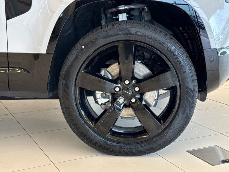  LAND ROVER DEFENDER 3.0 D250 X-Dynamic SE 110 5dr Auto 5246080