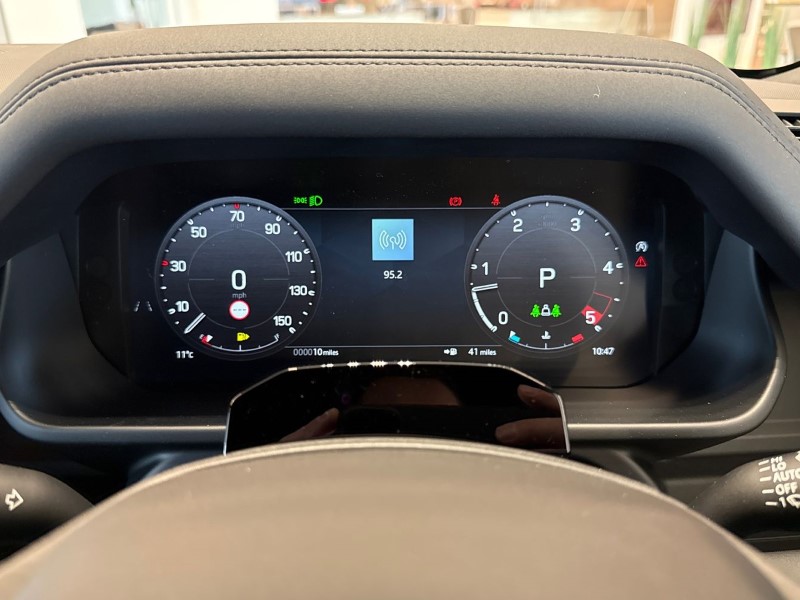  LAND ROVER DEFENDER 3.0 D250 X-Dynamic SE 110 5dr Auto 5246088