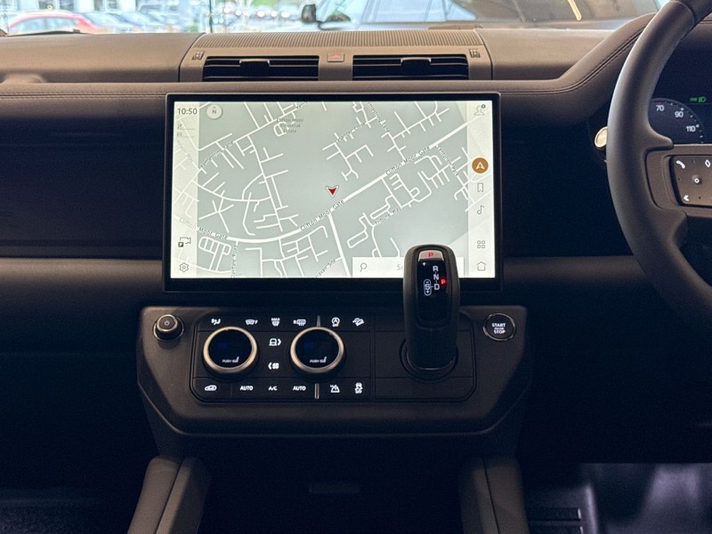  LAND ROVER DEFENDER 3.0 D250 X-Dynamic SE 110 5dr Auto 5246086