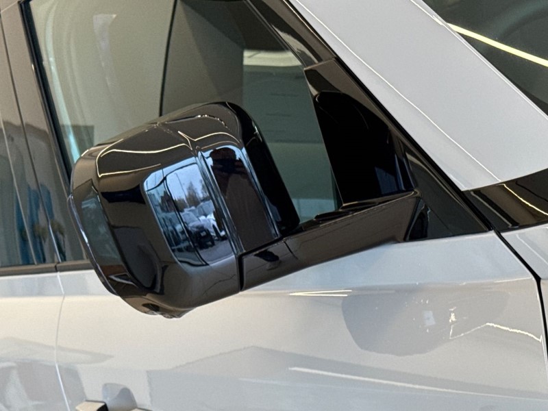  LAND ROVER DEFENDER 3.0 D250 X-Dynamic SE 110 5dr Auto 5246113