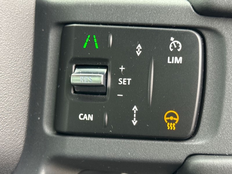  LAND ROVER DEFENDER 3.0 D250 X-Dynamic SE 110 5dr Auto 5244408