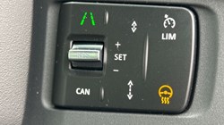 LAND ROVER DEFENDER 3.0 D250 X-Dynamic SE 110 5dr Auto 5244408