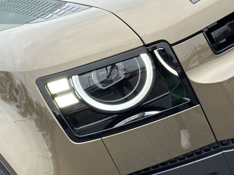  LAND ROVER DEFENDER 3.0 D250 X-Dynamic SE 110 5dr Auto 5244397