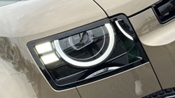 LAND ROVER DEFENDER 3.0 D250 X-Dynamic SE 110 5dr Auto 5244397