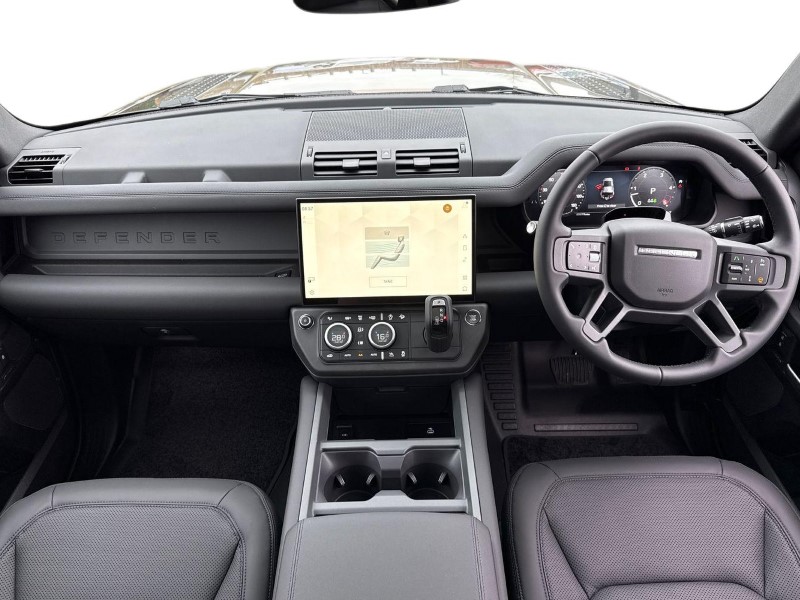  LAND ROVER DEFENDER 3.0 D250 X-Dynamic SE 110 5dr Auto 5244390