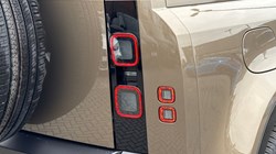 LAND ROVER DEFENDER 3.0 D250 X-Dynamic SE 110 5dr Auto 5244419