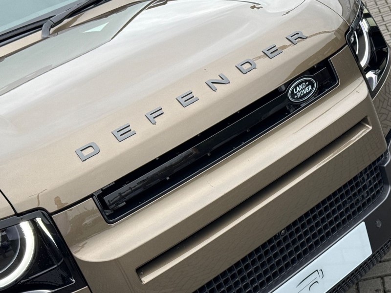  LAND ROVER DEFENDER 3.0 D250 X-Dynamic SE 110 5dr Auto 5244415