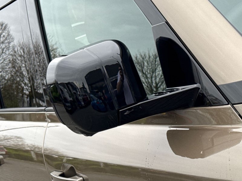  LAND ROVER DEFENDER 3.0 D250 X-Dynamic SE 110 5dr Auto 5244422