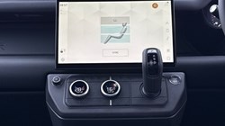 LAND ROVER DEFENDER 3.0 D250 X-Dynamic SE 110 5dr Auto 5244394