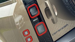 LAND ROVER DEFENDER 3.0 D250 X-Dynamic SE 110 5dr Auto 5244399