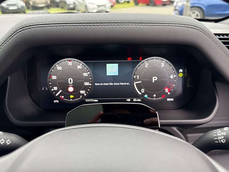  LAND ROVER DEFENDER 3.0 D250 X-Dynamic SE 110 5dr Auto 5244396