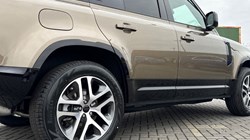 LAND ROVER DEFENDER 3.0 D250 X-Dynamic SE 110 5dr Auto 5244420