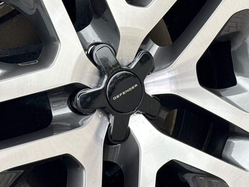  LAND ROVER DEFENDER 3.0 D250 X-Dynamic SE 110 5dr Auto 5244417