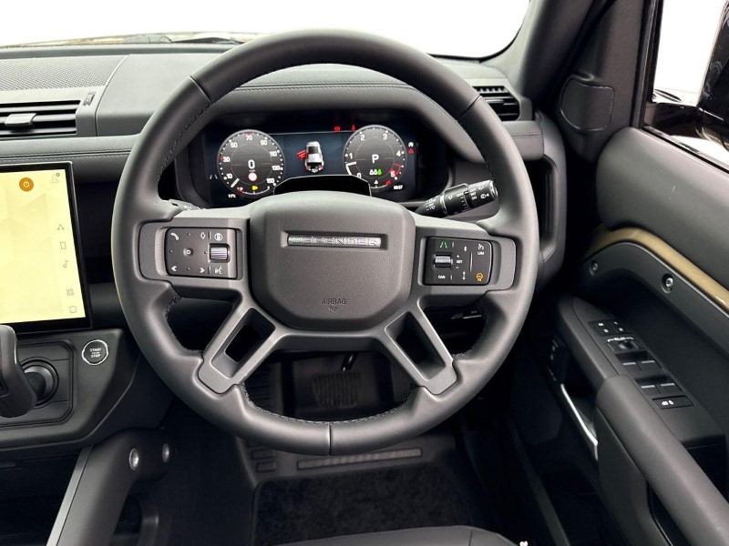  LAND ROVER DEFENDER 3.0 D250 X-Dynamic SE 110 5dr Auto 5244395