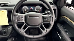 LAND ROVER DEFENDER 3.0 D250 X-Dynamic SE 110 5dr Auto 5244395