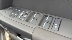 LAND ROVER DEFENDER 3.0 D250 X-Dynamic SE 110 5dr Auto 5244403