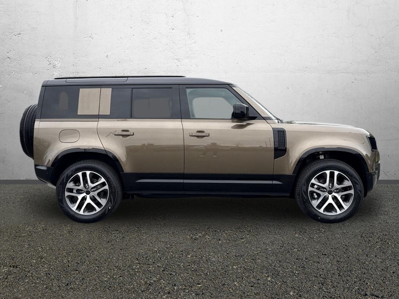  LAND ROVER DEFENDER 3.0 D250 X-Dynamic SE 110 5dr Auto 5244386