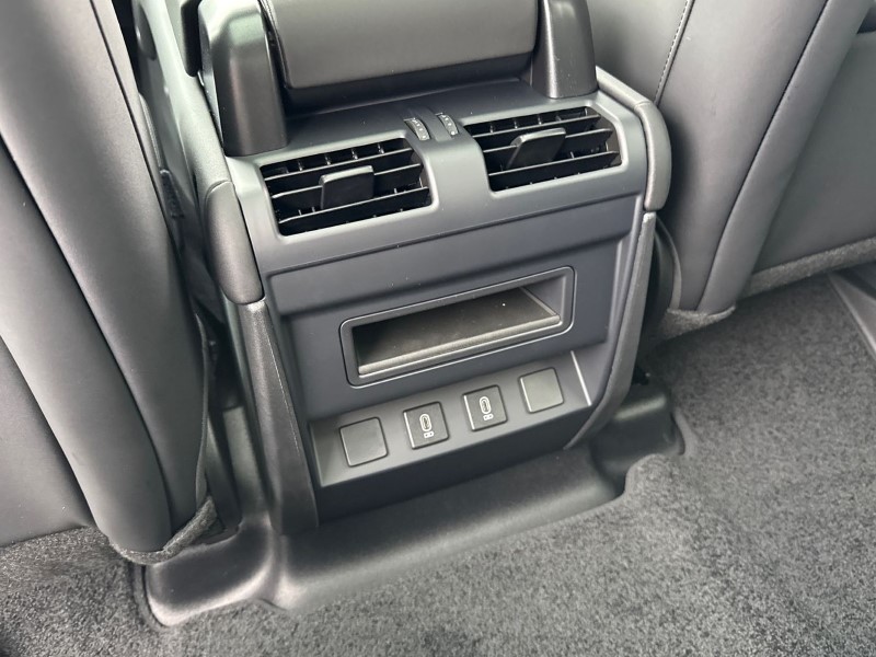  LAND ROVER DEFENDER 3.0 D250 X-Dynamic SE 110 5dr Auto 5244398