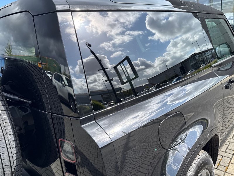  LAND ROVER DEFENDER 3.0 D250 X-Dynamic SE 90 3dr Auto 5307891