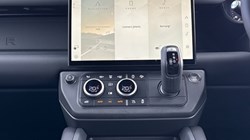 LAND ROVER DEFENDER 3.0 D250 X-Dynamic SE 90 3dr Auto 5307863