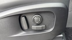 LAND ROVER DEFENDER 3.0 D250 X-Dynamic SE 90 3dr Auto 5307872