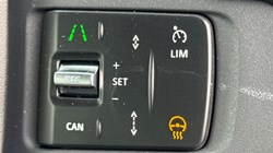 LAND ROVER DEFENDER 3.0 D250 X-Dynamic SE 90 3dr Auto 5307876