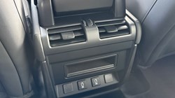 LAND ROVER DEFENDER 3.0 D250 X-Dynamic SE 90 3dr Auto 5307867