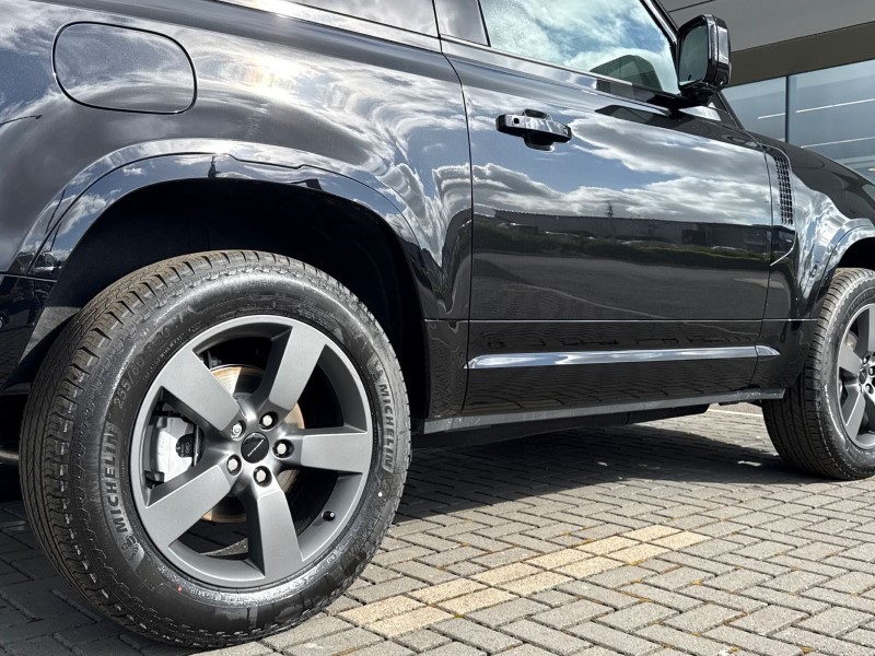  LAND ROVER DEFENDER 3.0 D250 X-Dynamic SE 90 3dr Auto 5307888