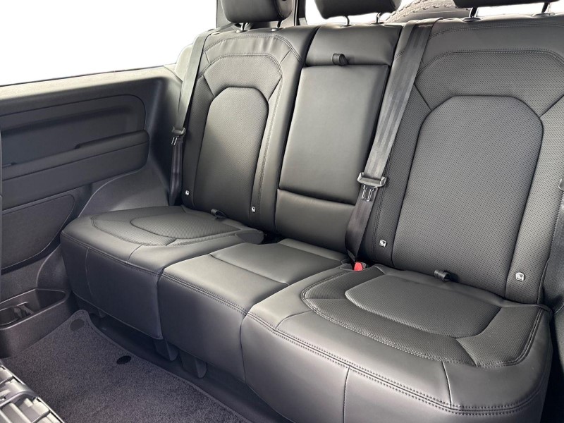  LAND ROVER DEFENDER 3.0 D250 X-Dynamic SE 90 3dr Auto 5307853