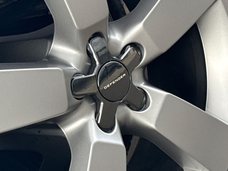  LAND ROVER DEFENDER 3.0 D250 X-Dynamic SE 90 3dr Auto 5307885
