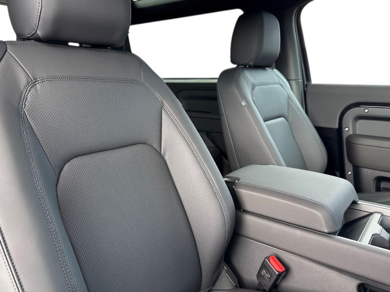  LAND ROVER DEFENDER 3.0 D250 X-Dynamic SE 90 3dr Auto 5307874