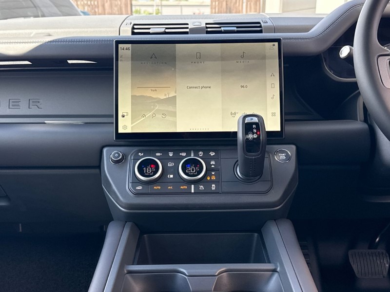 LAND ROVER DEFENDER 3.0 D250 X-Dynamic HSE 90 3dr Auto 5484572