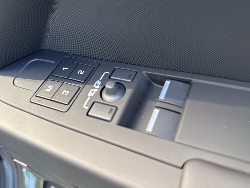  LAND ROVER DEFENDER 3.0 D250 X-Dynamic HSE 90 3dr Auto 5484581
